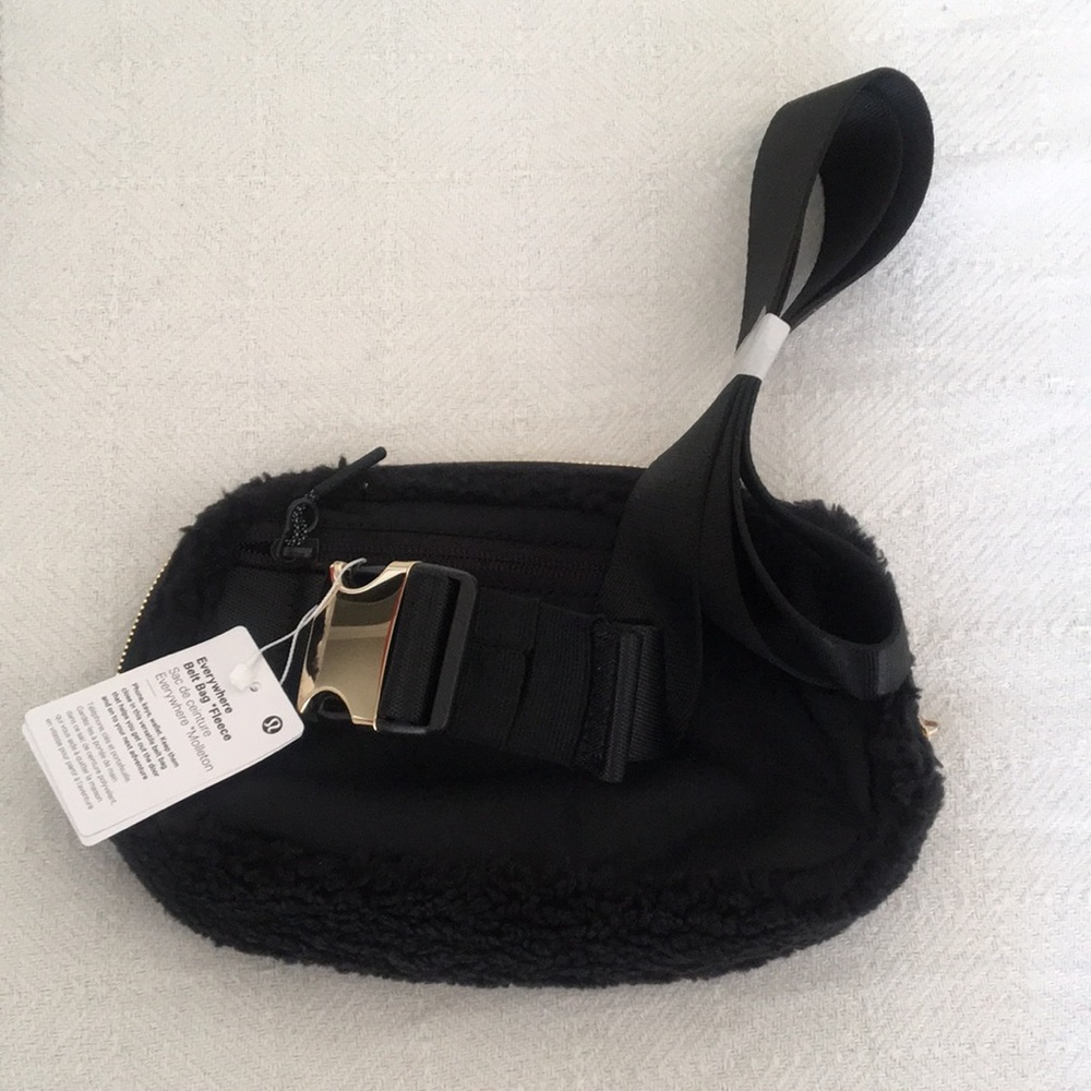 NWT Lululemon Fleece Everywhere Belt Bag Black - Picture 3 of 6